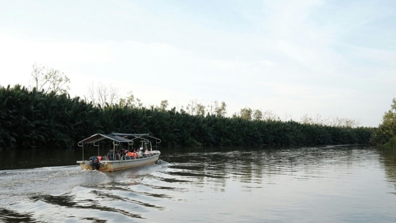 Peaceful traveler reflecting on a journey, symbolizing comfort, safety, and gratitude from a travel prayer.