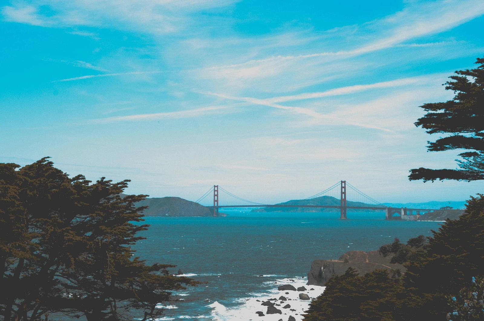 Best places to travel right now in USA: Explore diverse and iconic destinations from vibrant cities to stunning national parks and scenic coastlines for your next adventure.