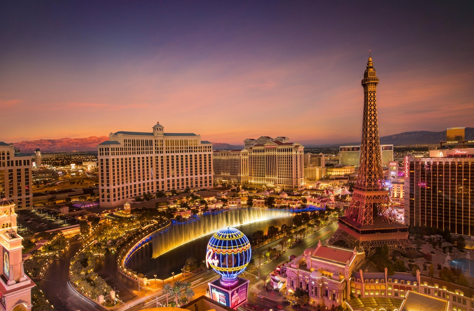 Vibrant image showcasing a diverse collection of iconic American cityscapes and landmarks, representing the best cities to travel to in the US for cultural exploration and unforgettable adventures.