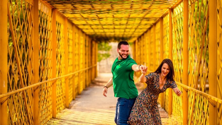 Vibrant Spain travel destinations featuring diverse cultural heritage, iconic architecture, and beautiful sunny landscapes for an unforgettable trip.
