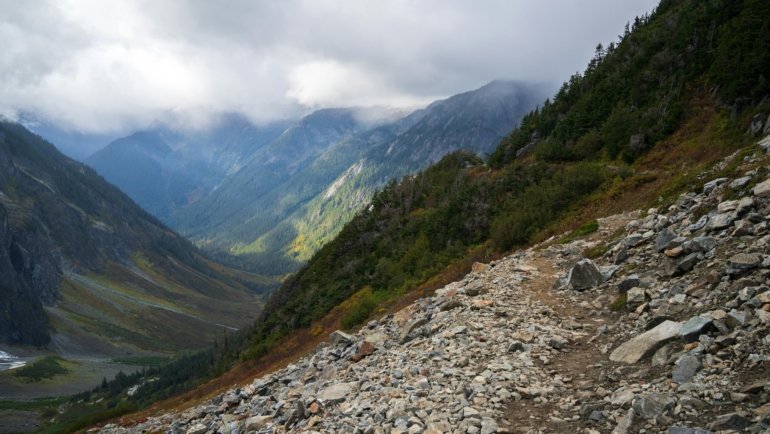 Picturesque autumn landscape with vibrant fall foliage, representing ideal October travel destinations and serene seasonal adventures.