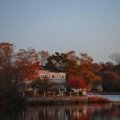Best US travel destinations in November offering a mix of warm weather, fall foliage, and early holiday festivities with fewer crowds and better deals.