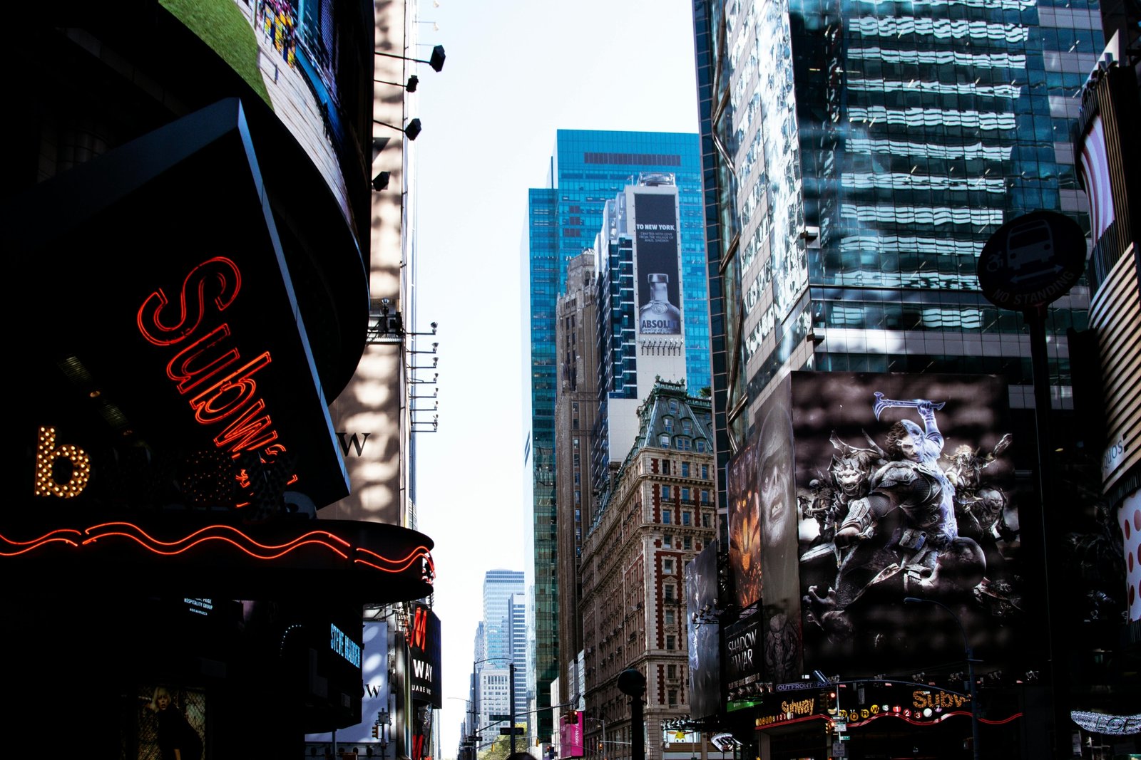 Vibrant New York City travel itinerary showcasing iconic landmarks and diverse experiences for an unforgettable NYC adventure.