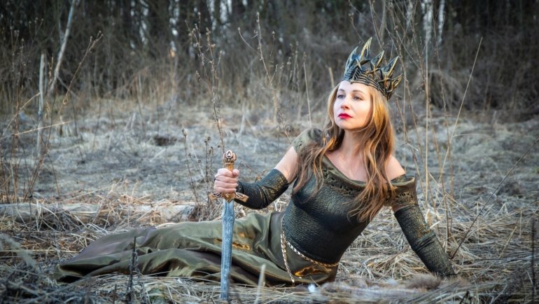 Time travel fantasy scene blending historical and modern elements representing kdrama time travel stories with romance and suspense