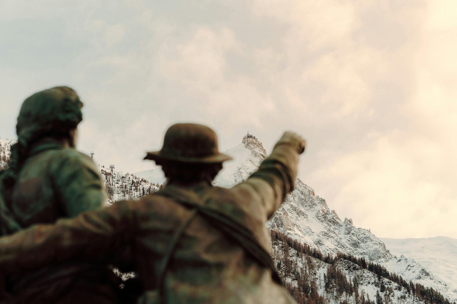 Travelers monument sculpture symbolizing adventure, courage, and cultural exploration