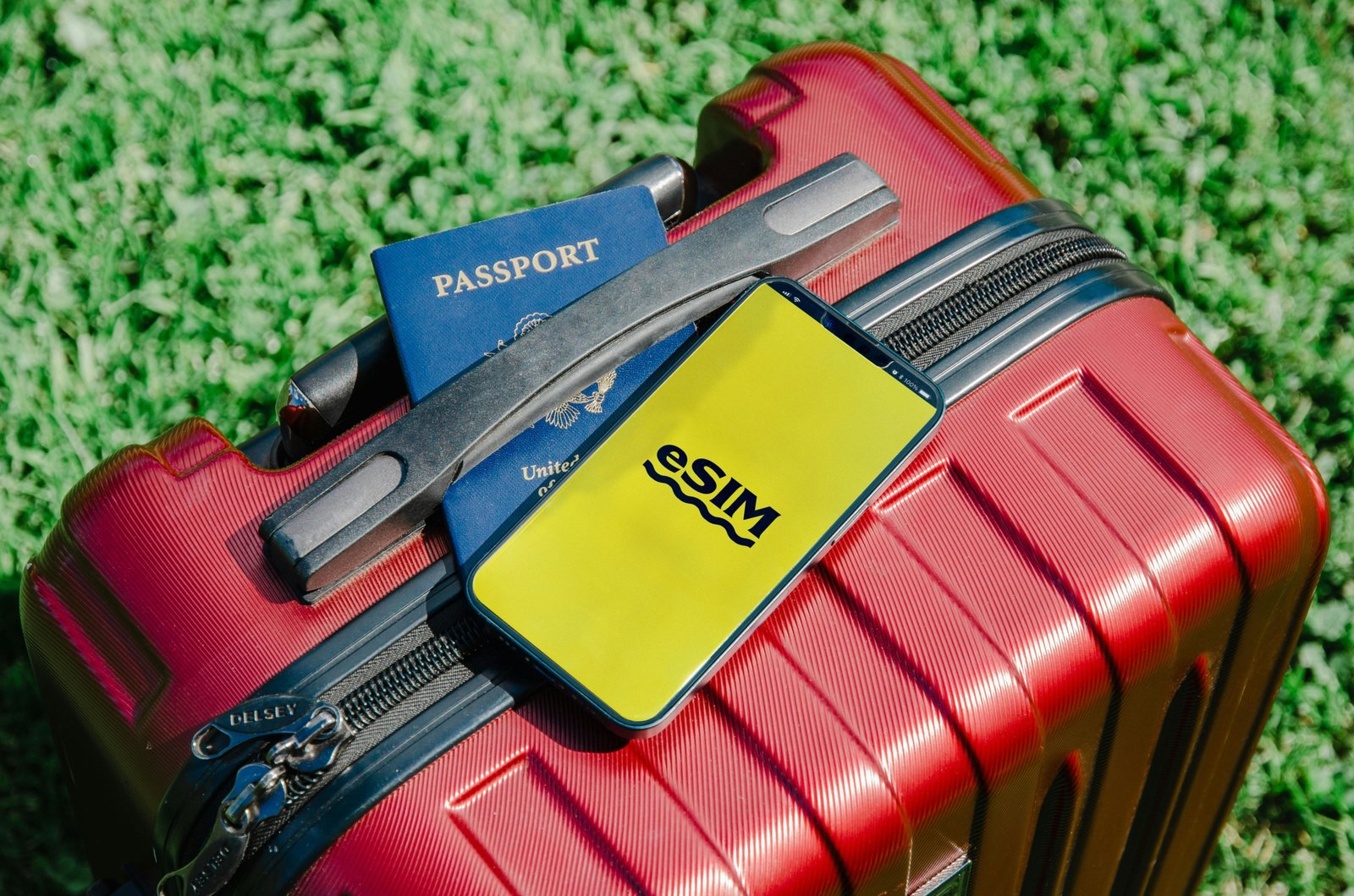 Traveler using a GPS luggage tracker on suitcase for international travel security and real-time tracking