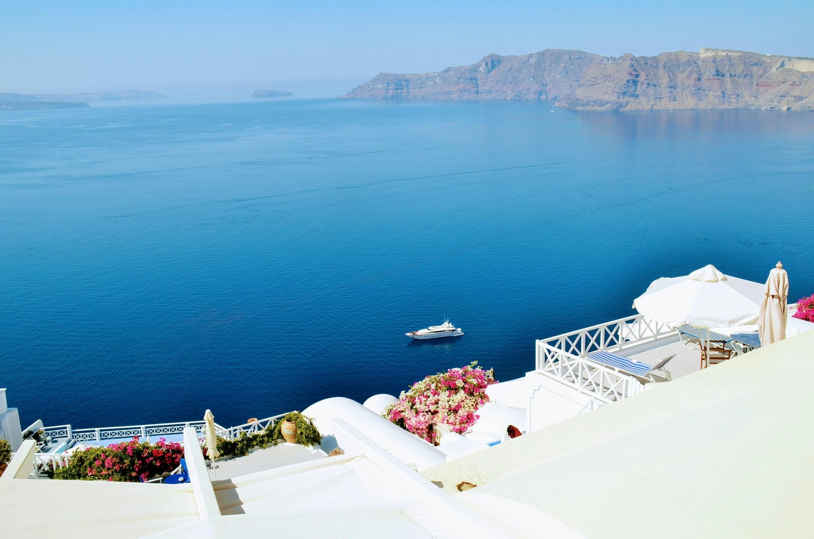 Luxury villa with infinity pool and sea view in the Cyclades Islands, Greece