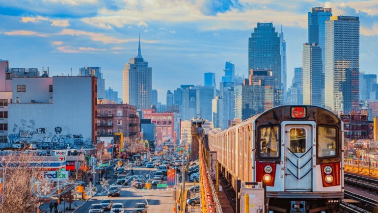 Multiple transportation options from Newark Airport to Manhattan including train, shuttle, taxi, and subway for fast and affordable travel