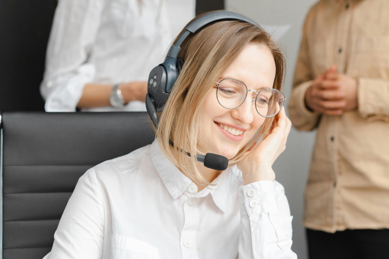 Travel agent providing personalized vacation planning and expert travel advice to customer