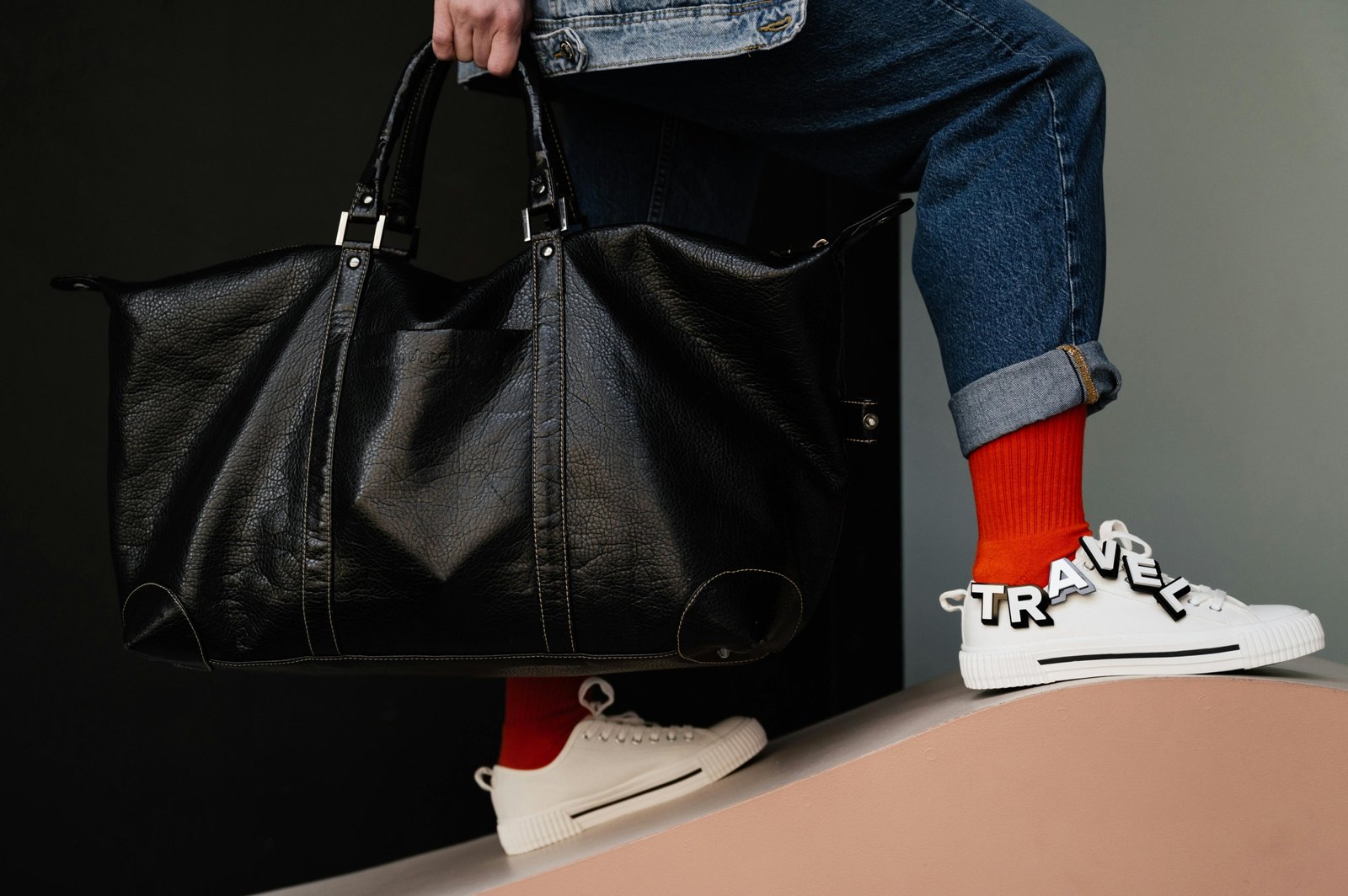Travel bag with separate shoe compartment neatly packing shoes and clothes for organized travel