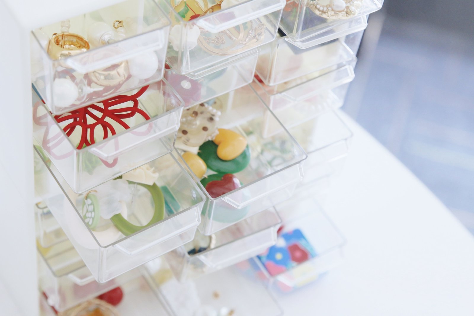 Organized travel jewelry with necklaces stored safely to prevent tangling and damage