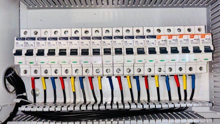 Detailed travel trailer electrical wiring diagram showing batteries, fuses, switches, and wiring connections for safe and easy maintenance