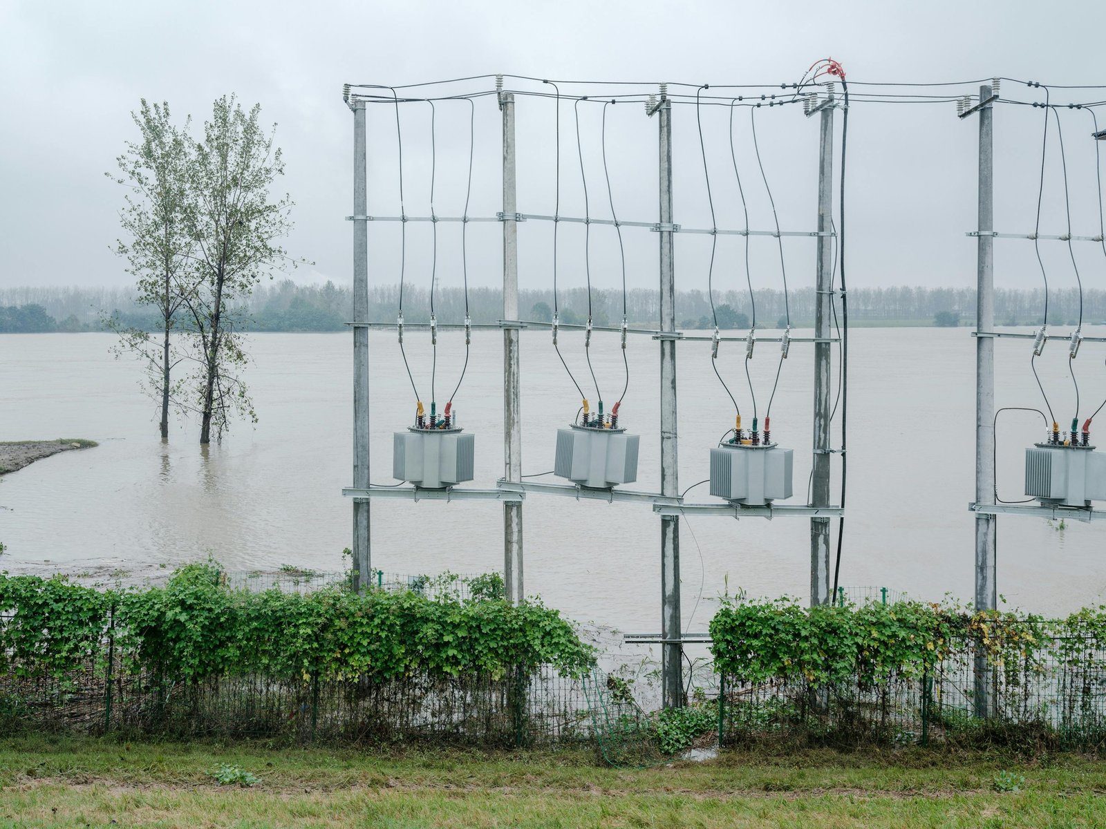 Electricity traveling through water highlighting electrical safety hazards near water bodies