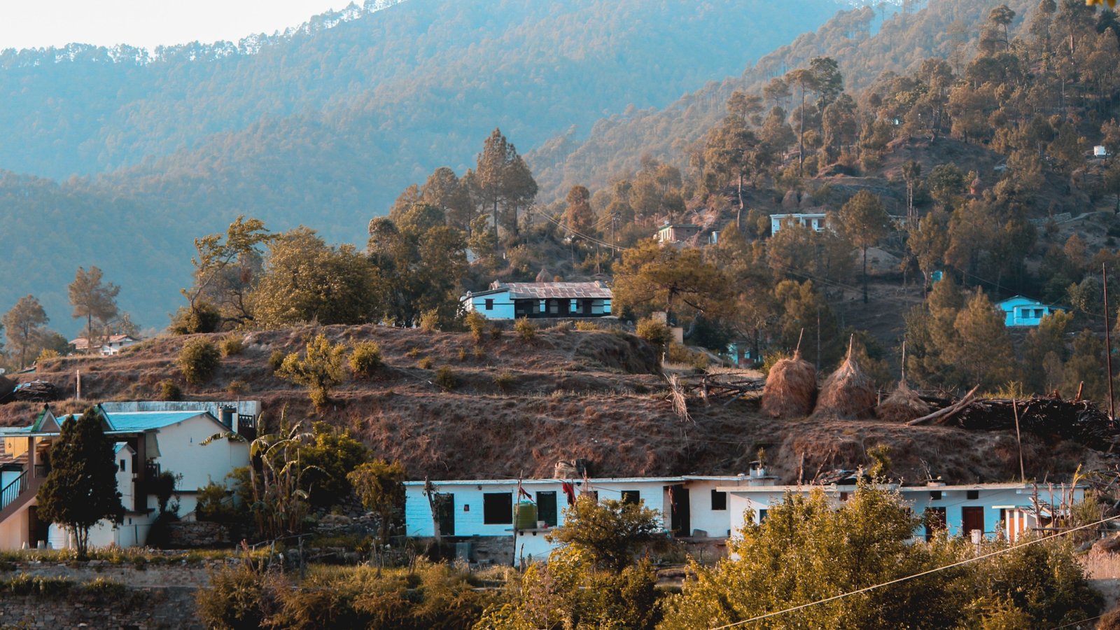 peaceful village nestled in lush nature representing mindful and authentic repine travel experience
