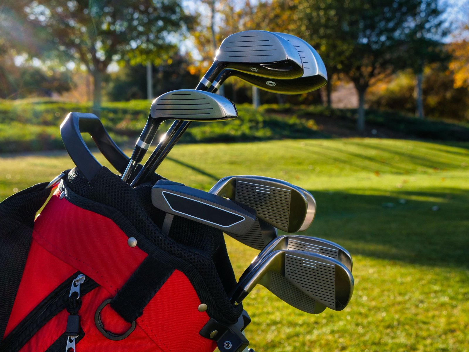 Titleist golf travel case protecting golf clubs during travel with wheels and handle for easy transport
